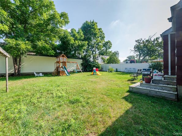 2125 Burke Place, Merrick NY 11566