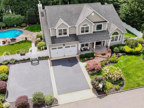 6 Hearthstone Lane, Nesconset NY 11767