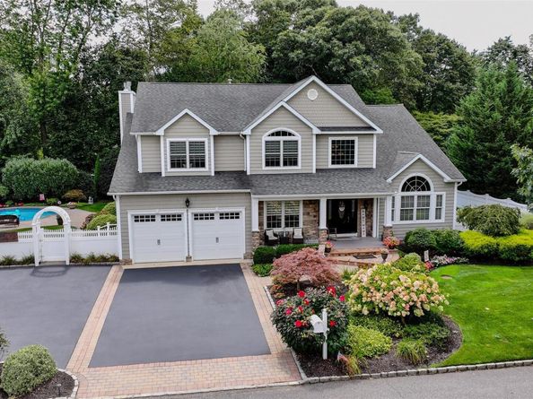 6 Hearthstone Lane, Nesconset NY 11767