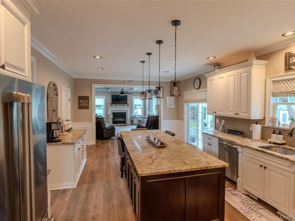 6 Hearthstone Lane, Nesconset NY 11767