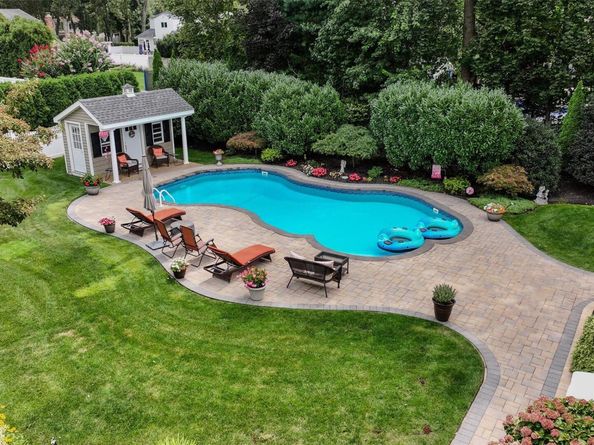 6 Hearthstone Lane, Nesconset NY 11767