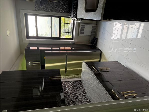 11230 Northern Boulevard 4G, Corona NY 11368