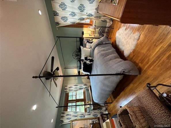 38-47 Douglaston Parkway, Flushing NY 11363