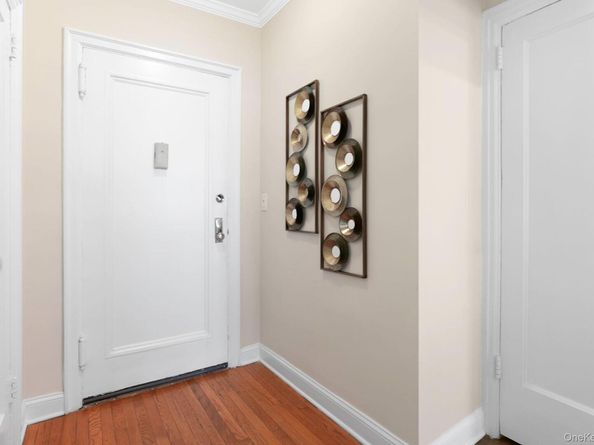 17 N Chatsworth Avenue 4L, Larchmont NY 10538