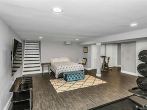 5 Meadowfield Lane, Glen Cove NY 11542