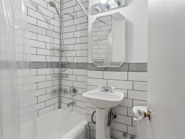 55A Ehrbar Avenue 2G, Mount Vernon NY 10552