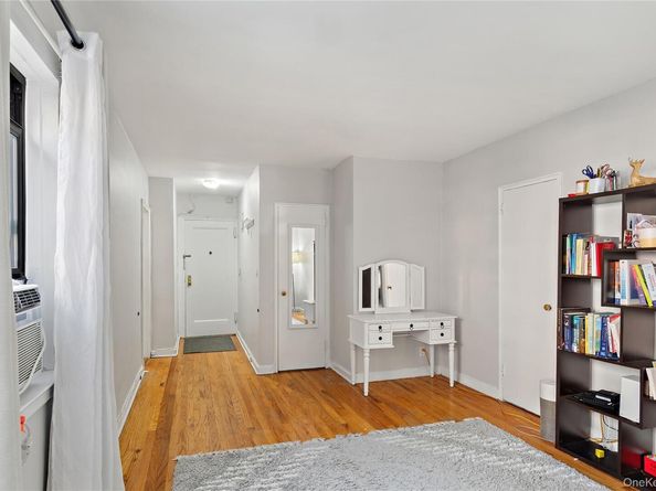 55A Ehrbar Avenue 2G, Mount Vernon NY 10552