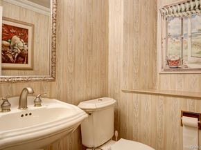 18 Hamlet Drive, Plainview NY 11803