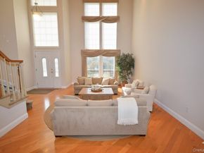 18 Hamlet Drive, Plainview NY 11803