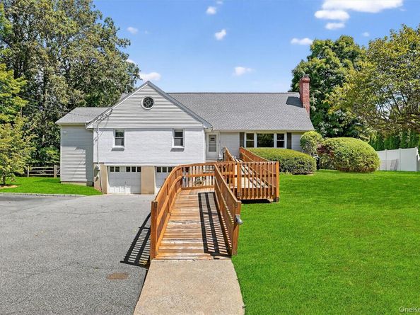 60 Eton Road, Thornwood NY 10594