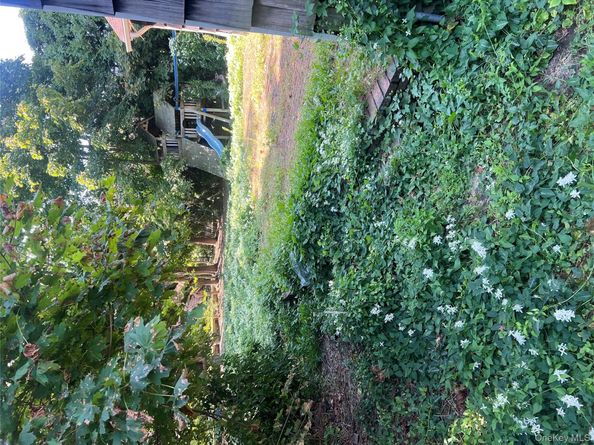 8 Ventana Court, Lawrence NY 11559