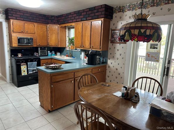 3 Wedgewood Court, Miller Place NY 11764