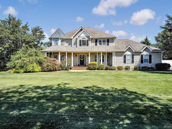 2 Derby Court, Aquebogue NY 11901