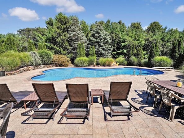 2 Derby Court, Aquebogue NY 11901