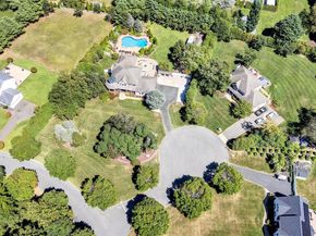 2 Derby Court, Aquebogue NY 11931