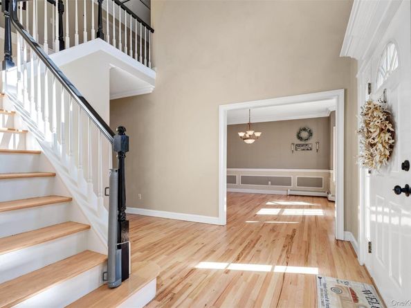 2 Derby Court, Aquebogue NY 11931