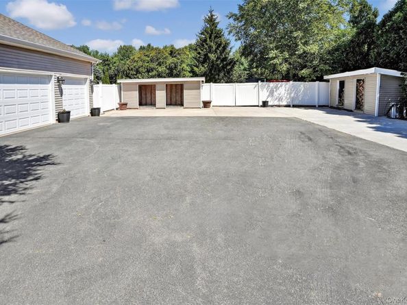 2 Derby Court, Aquebogue NY 11901