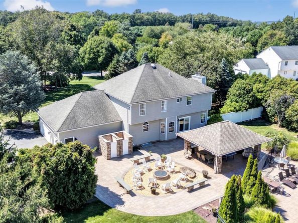 2 Derby Court, Aquebogue NY 11931