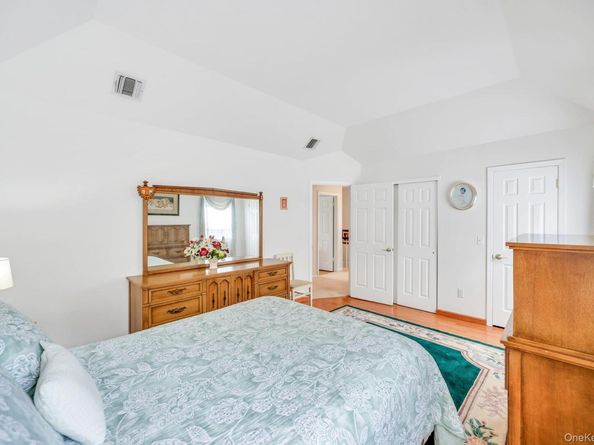 4 Vera Court, Centereach NY 11720