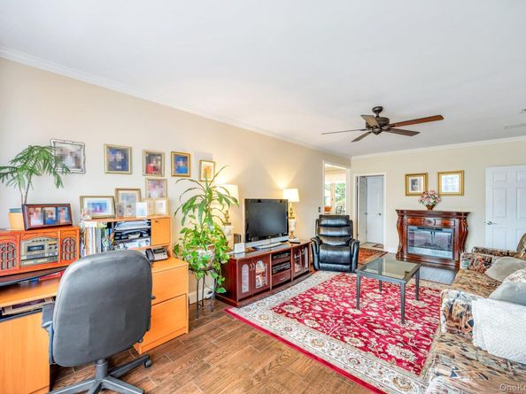 4 Vera Court, Centereach NY 11720