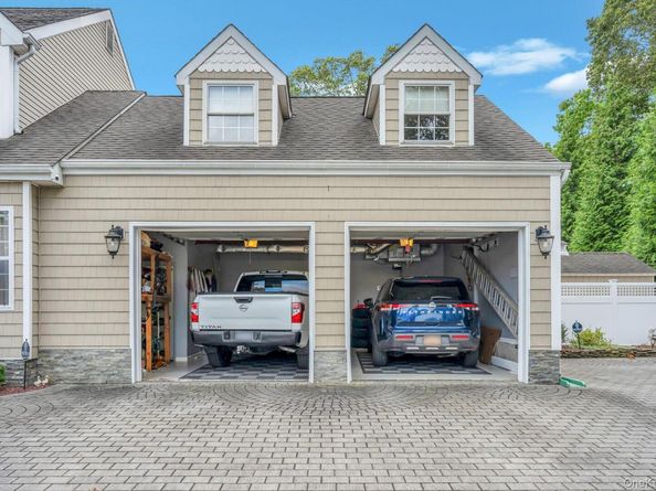 4 Vera Court, Centereach NY 11720