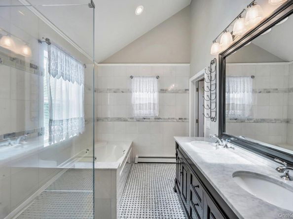 4 Vera Court, Centereach NY 11720