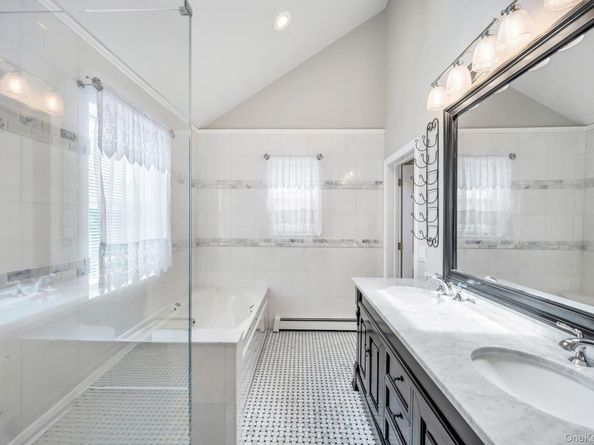 4 Vera Court, Centereach NY 11720