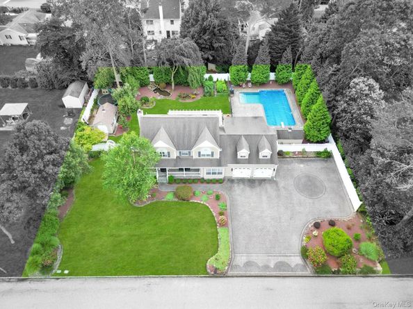 4 Vera Court, Centereach NY 11720