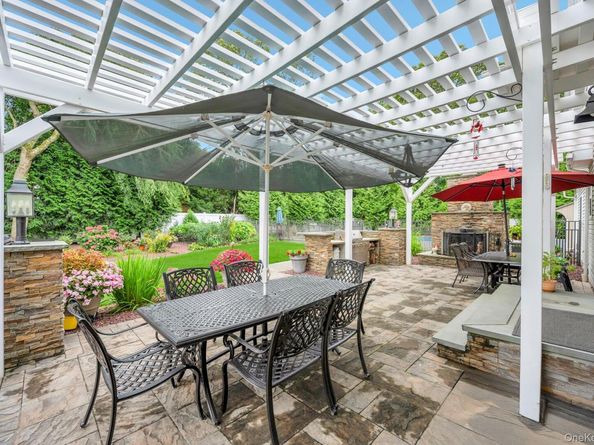 4 Vera Court, Centereach NY 11720