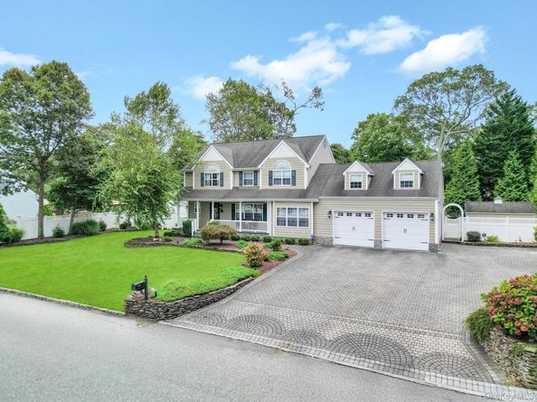 4 Vera Court, Centereach NY 11720