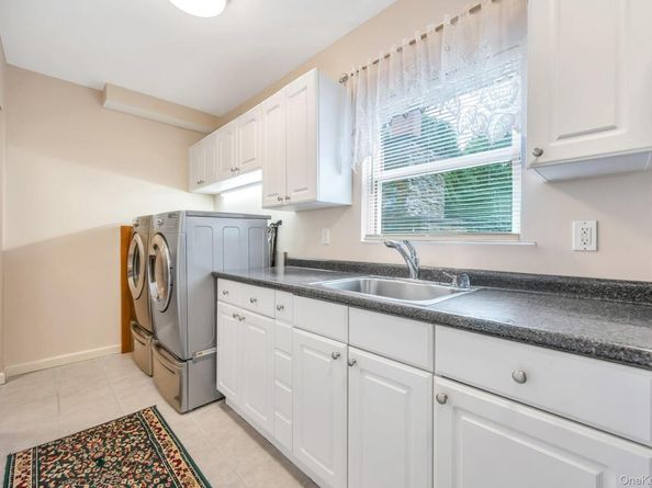 4 Vera Court, Centereach NY 11720