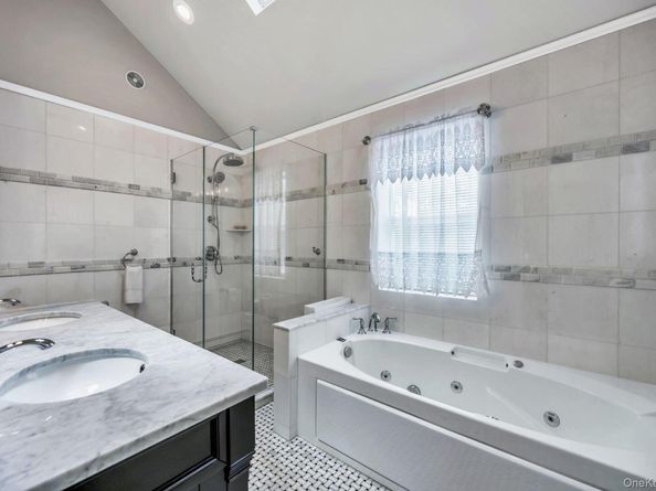 4 Vera Court, Centereach NY 11720