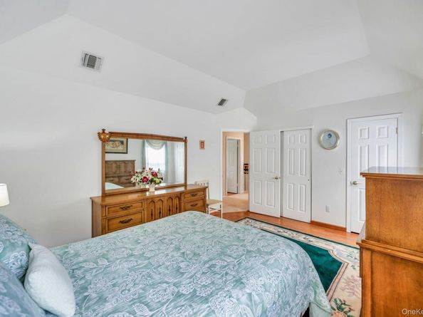 4 Vera Court, Centereach NY 11720