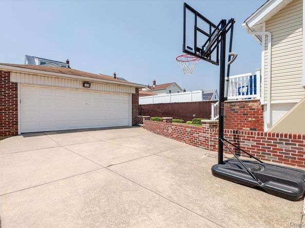 161-40 99th Street, Howard Beach NY 11414