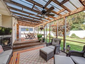 157 W 19th Street, Deer Park NY 11729