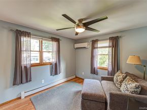 157 W 19th Street, Deer Park NY 11729