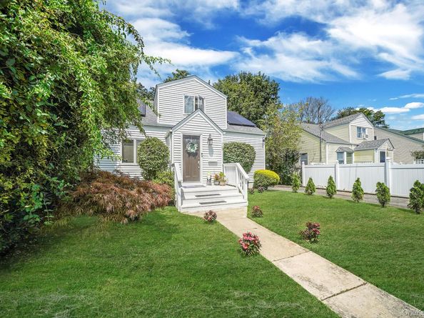 107 E 9th Street, Huntington Station NY 11746