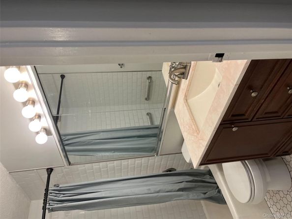 2 Bay Club Drive 3H, Bayside NY 11360