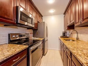 90 S Park Avenue C4, Rockville Centre NY 11570