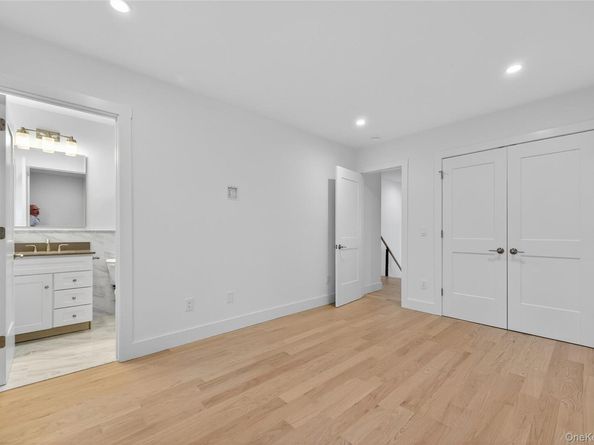5 Pepperday Avenue, Port Washington NY 11050
