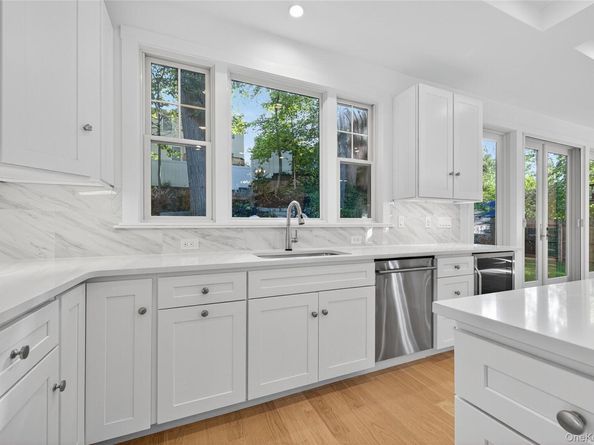 5 Pepperday Avenue, Port Washington NY 11050