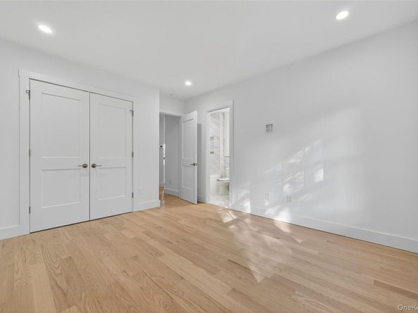 5 Pepperday Avenue, Port Washington NY 11050