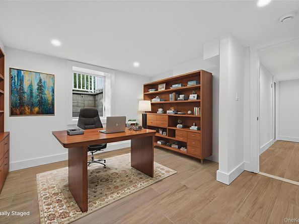 5 Pepperday Avenue, Port Washington NY 11050
