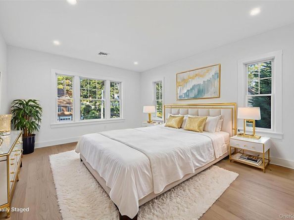 5 Pepperday Avenue, Port Washington NY 11050