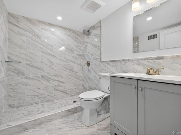 5 Pepperday Avenue, Port Washington NY 11050