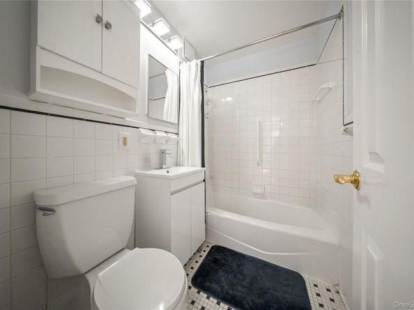 68 E Hartsdale Avenue 2G, Hartsdale NY 10530