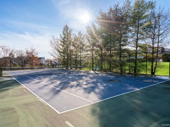 29 Erin Lane, East Setauket NY 11733