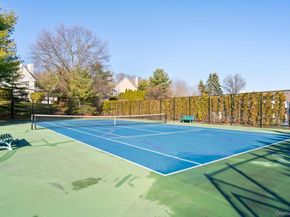 29 Erin Lane, East Setauket NY 11733