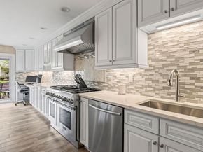29 Erin Lane, East Setauket NY 11733