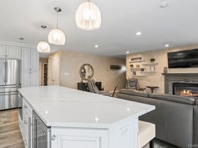 29 Erin Lane, East Setauket NY 11733